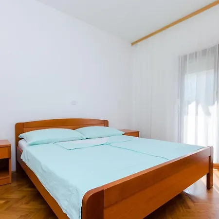Ruza A Apartman *