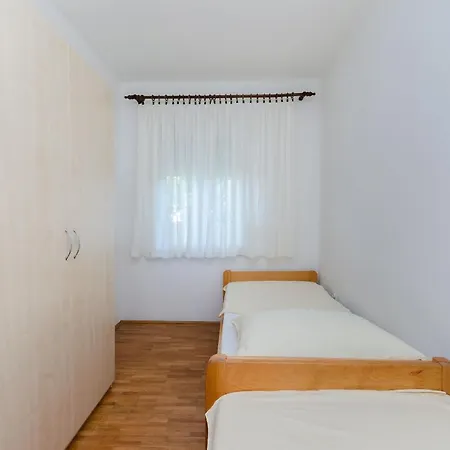 Ruza A Apartman Lopar