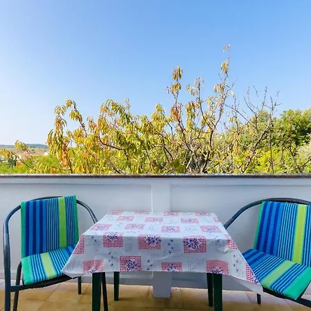 Apartment Ruza A *