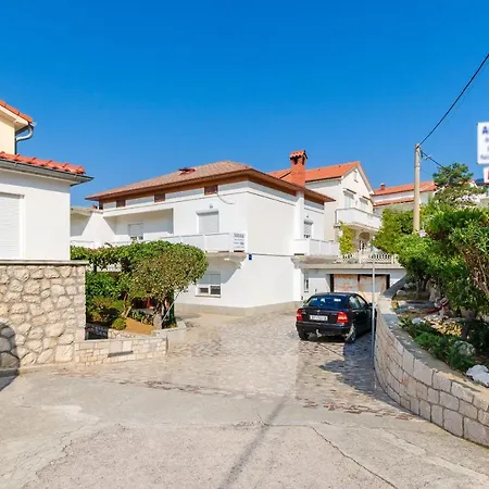 Ruza A Apartment Lopar